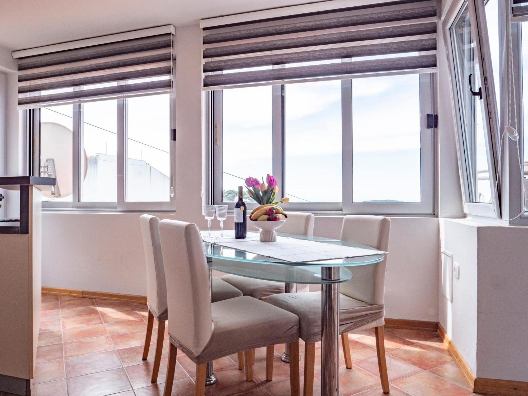 Apartment Jelka- Center Of Хвар Екстериор снимка