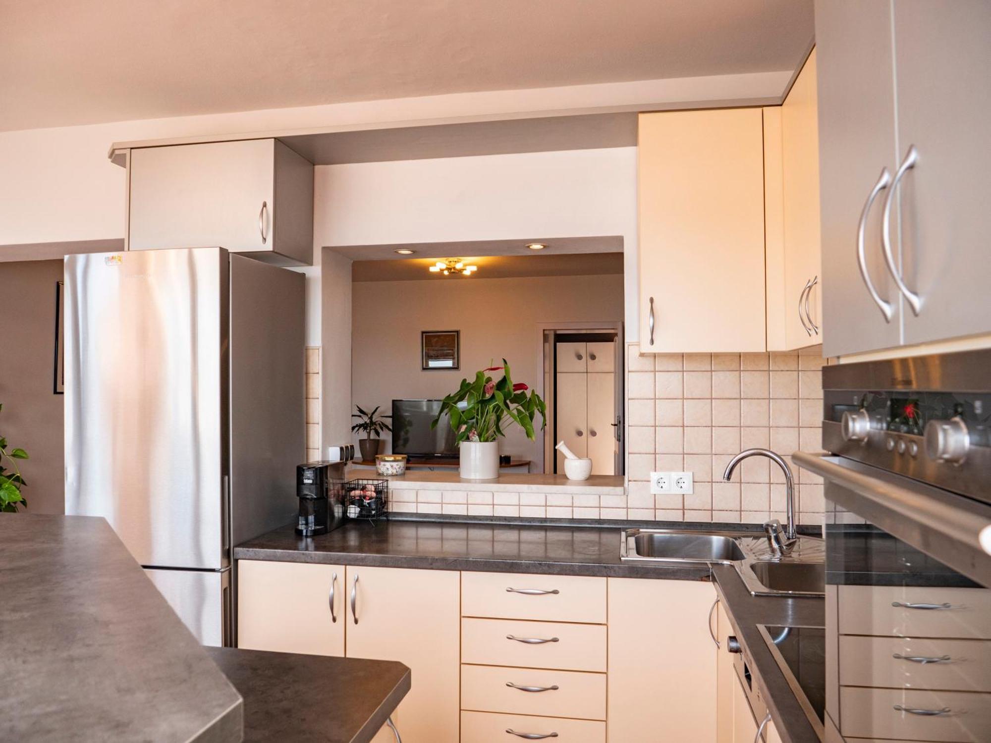 Apartment Jelka- Center Of Хвар Екстериор снимка
